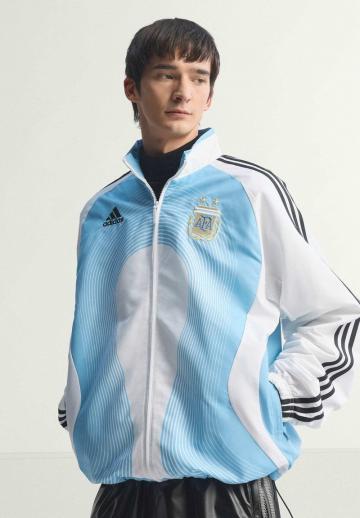 Спортивная куртка