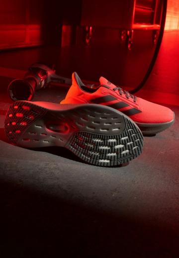 Тренировочные кроссовки