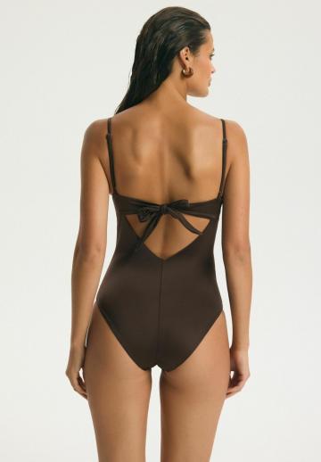 Слитный купальник