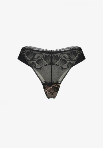 Трусы на бедрах