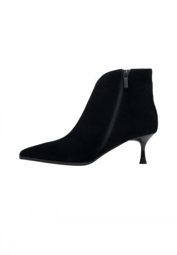 Высокие сапоги