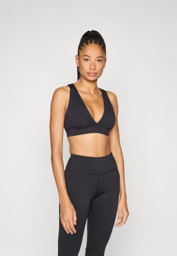 Бюстгальтер без косточек