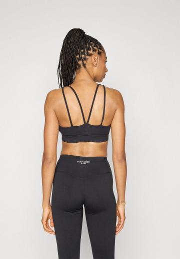 Бюстгальтер без косточек