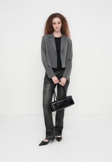 Короткий блейзер