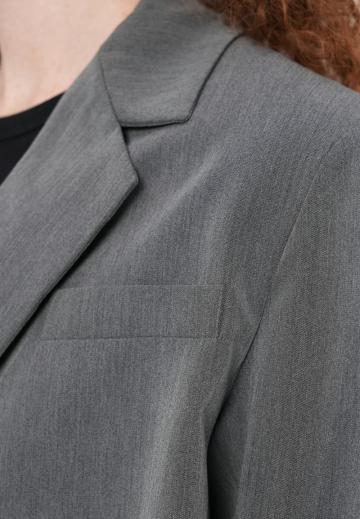 Короткий блейзер