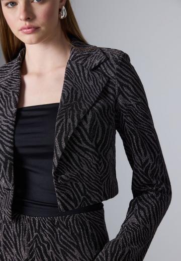 Короткий блейзер