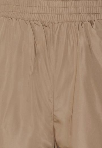 Брюки с накладными карманами