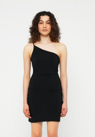 Платье без бретелек