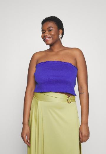 Топ без бретелек