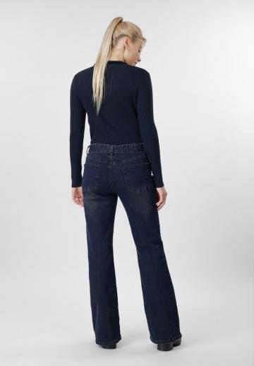 Клешеные джинсы