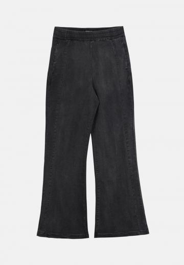 Клешеные джинсы