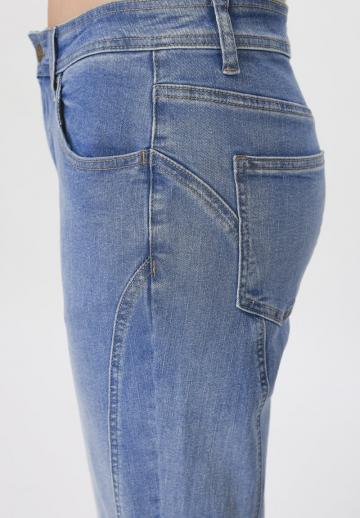 Клешеные джинсы