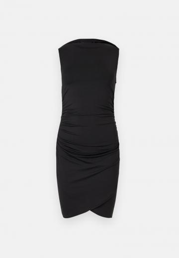 Короткое платье