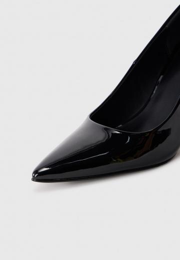 Туфли с высоким носом