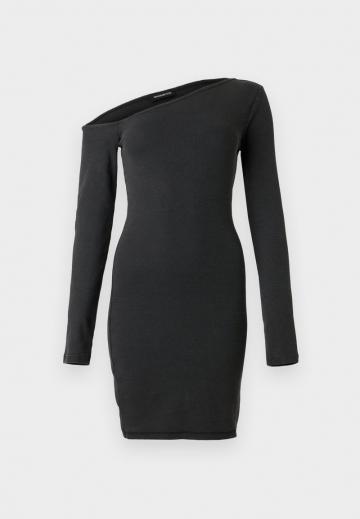 Короткое платье