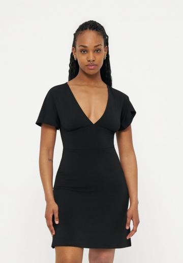 Короткое платье