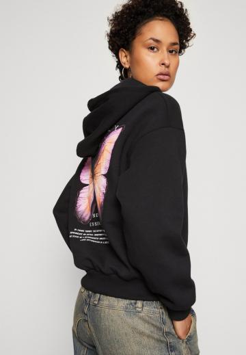 Пуловер с капюшоном