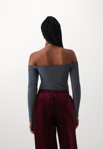 Топ на одно плечо