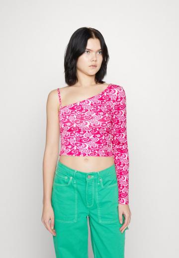 Топ на бретельках