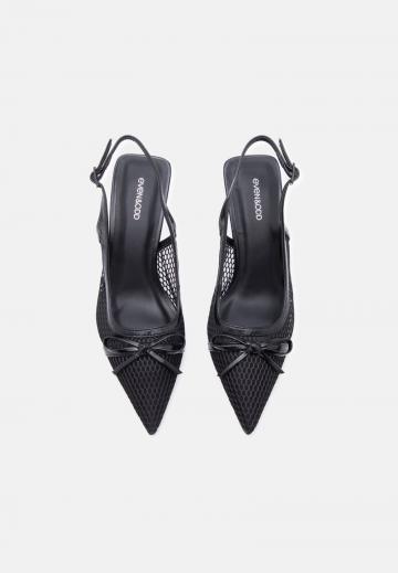 Туфли на высоком каблуке