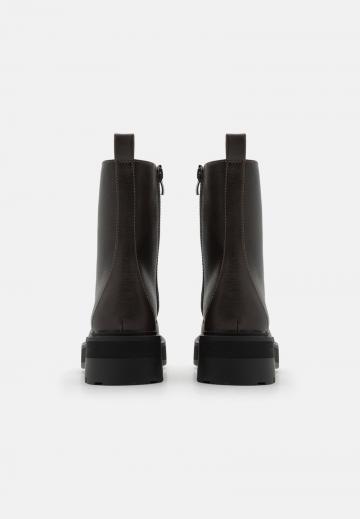 Полусапожки на платформе