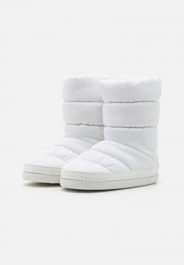 Зимние ботинки