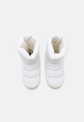 Зимние ботинки