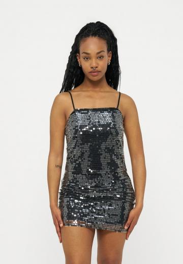 Топ на бретельках