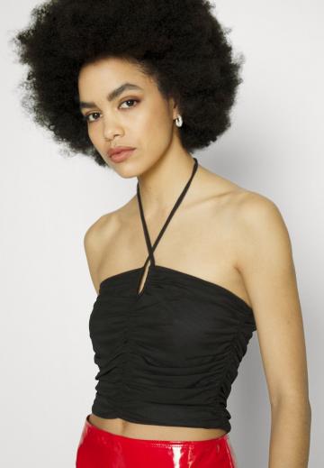 Топ без бретелек