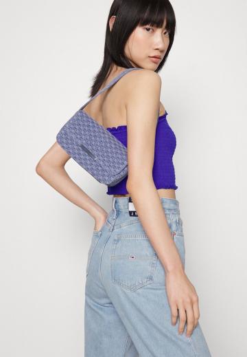 Бюстгальтер без бретелек