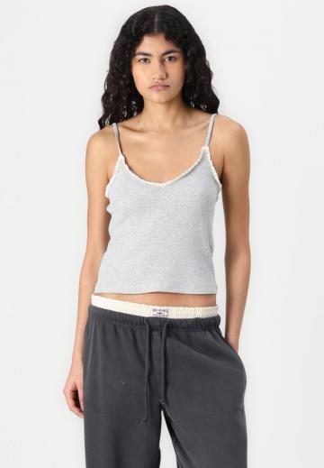 Топ на бретельках