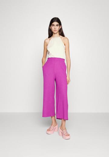 Топ на бретельках