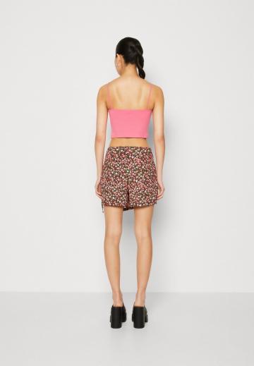 Топ на бретельках