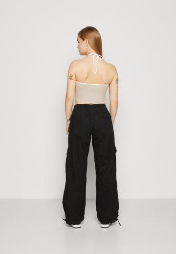 Топ на бретельках