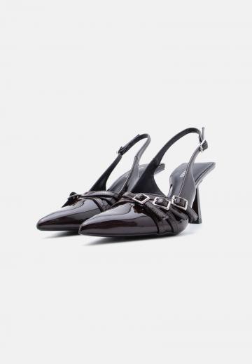 Туфли на высоком каблуке