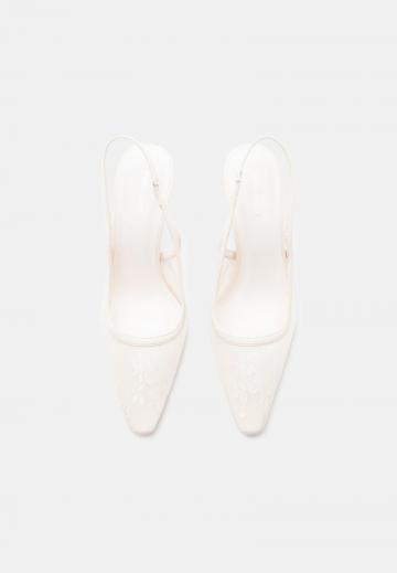 Туфли на высоком каблуке