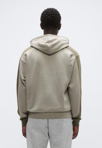 Спортивная кофта