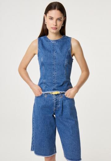 Блузка без рукавов