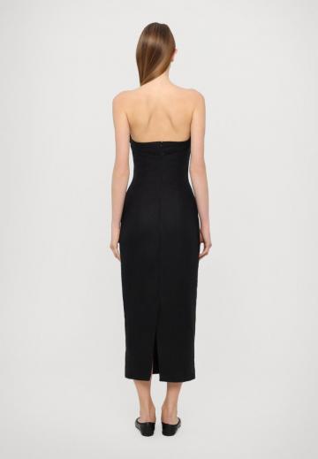 Платье без бретелек