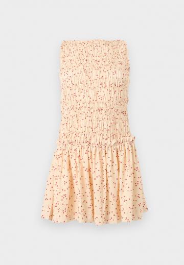 Короткое платье