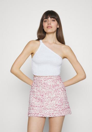 Топ на бретельках