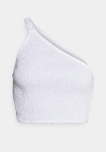 Топ на бретельках