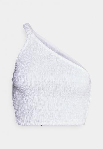 Топ на бретельках