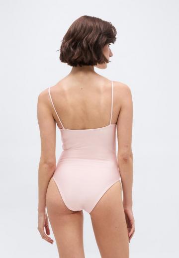 Слитный купальник