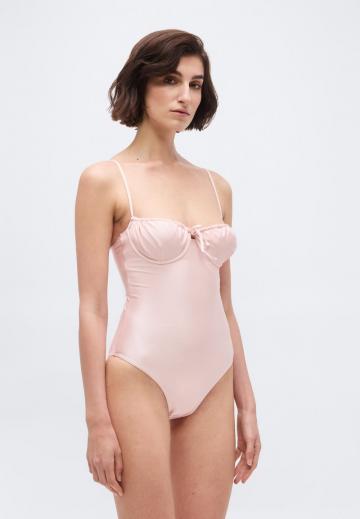 Слитный купальник