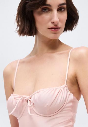 Слитный купальник