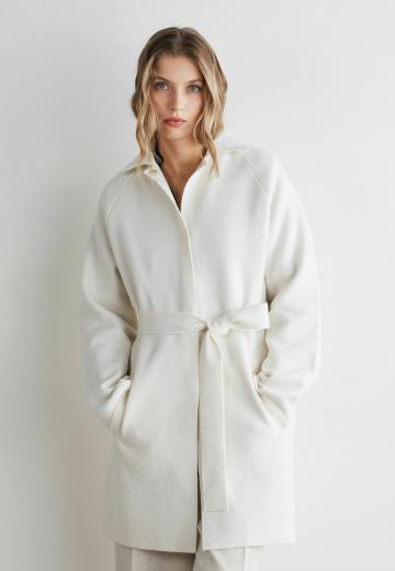 Короткое пальто