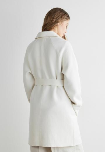 Короткое пальто