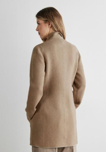 Короткое пальто