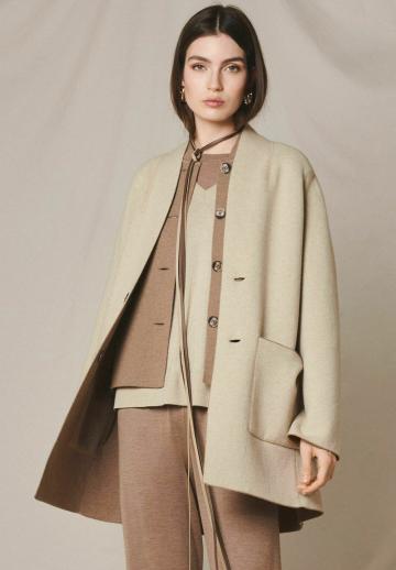 Короткое пальто